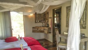 Okutala accommodation – twin room with en-suite coffee station
