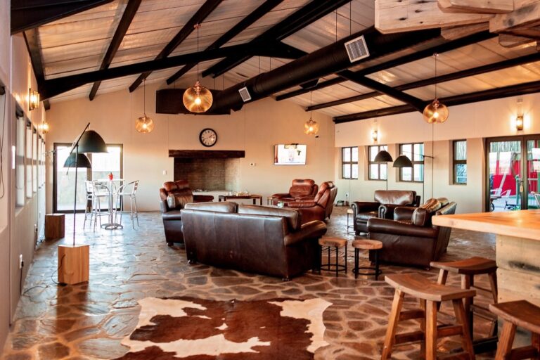 southern Namibia accommodation – main lounge and dining area