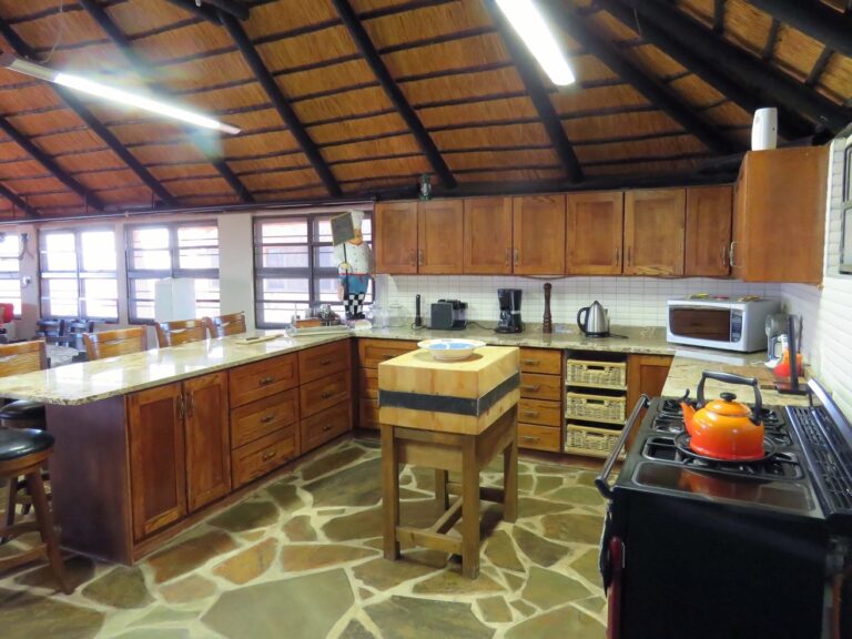 C27 lodge Namibia – fully equipped villa kitchen