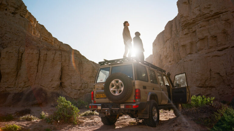 Shipwreck Lodge cabins – four-wheel-drive excursion in clay formations