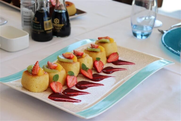 Strand Hotel Swakopmund – plated dessert with fresh fruit