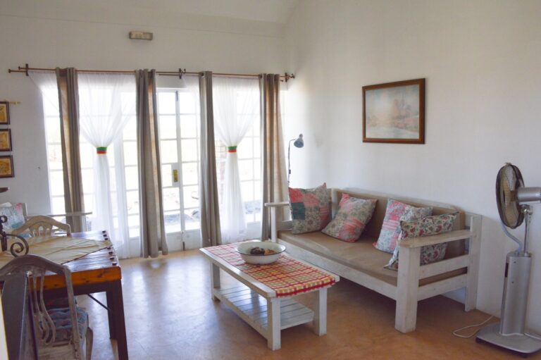 Alte Kalköfen Lodge – family chalet lounge and private terrace