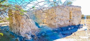 southern Namibia lodge – ruins of an early lime structure