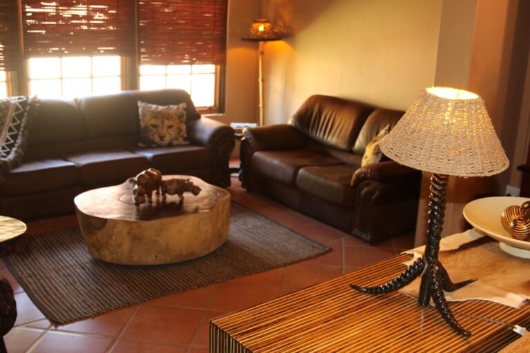Kalahari lodge near Mariental – quiet leather lounge seating