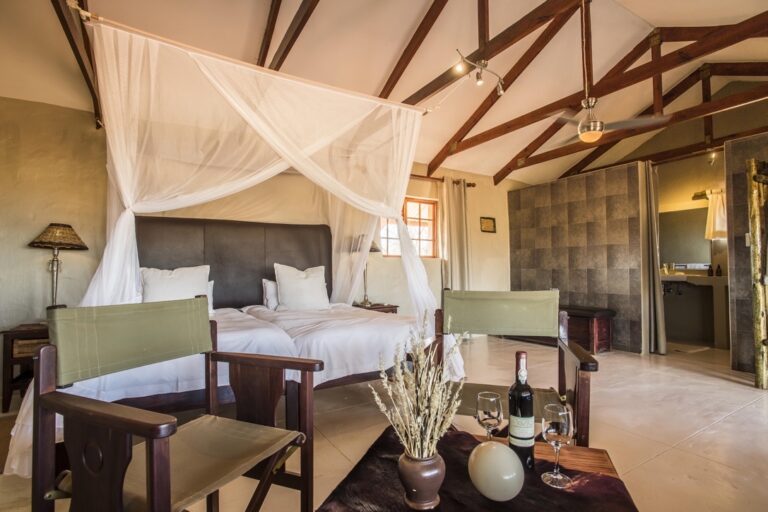 Kalahari lodge near Mariental – dune chalet bedroom and sitting area