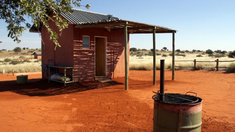 Bagatelle Kalahari Game Ranch – private campsite ablutions