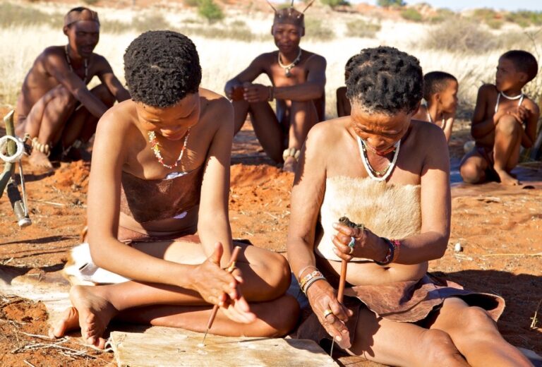 Bagatelle Kalahari Game Ranch – traditional craft demonstration
