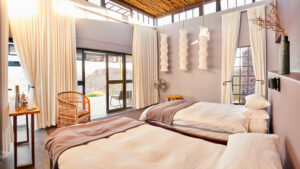 Fish River Lodge – bright twin room and en-suite