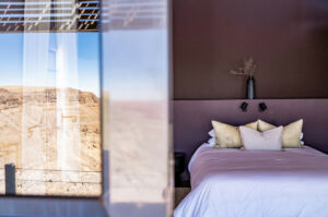 canyon rim accommodation – double chalet bedroom detail