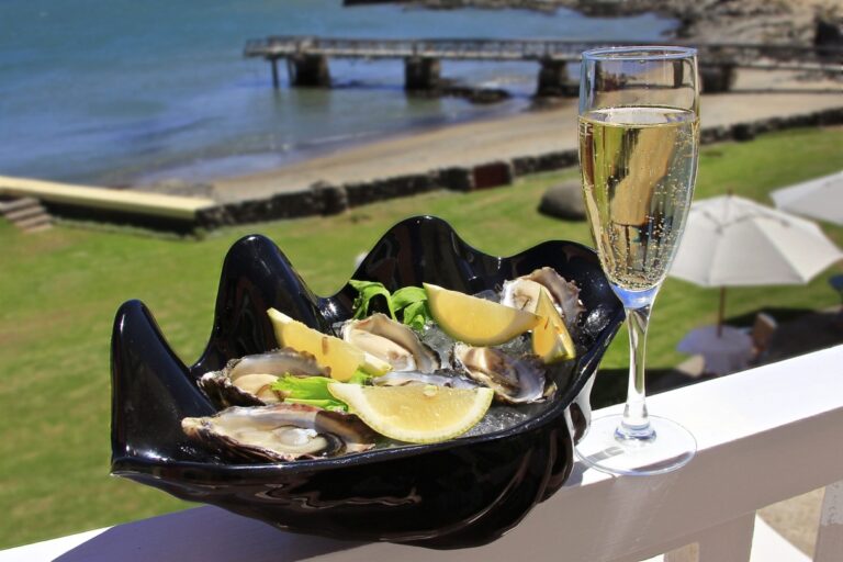 Lüderitz Nest Hotel – fresh oysters and sparkling wine by the sea