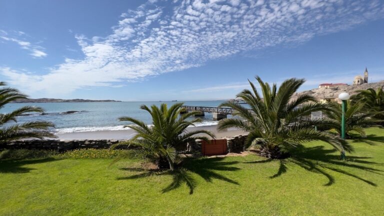 Luderitz Nest Hotel – oceanfront gardens and palms
