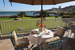 Lüderitz Nest Hotel – breakfast table overlooking Lüderitz
