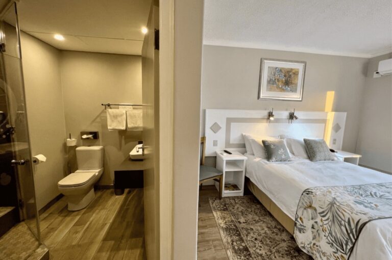hotel in Lüderitz – renovated sea-view double room
