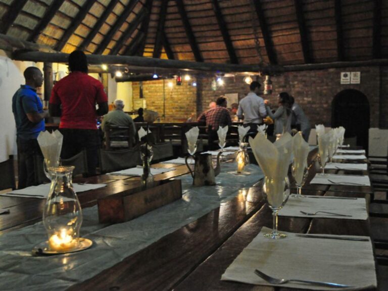 Obelix Guesthouse Lüderitz – communal dining room