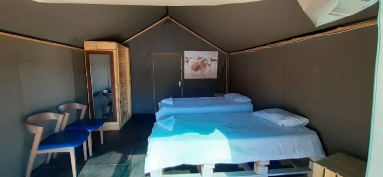 Spitzkoppe campsites – twin tent interior with small wardrobe