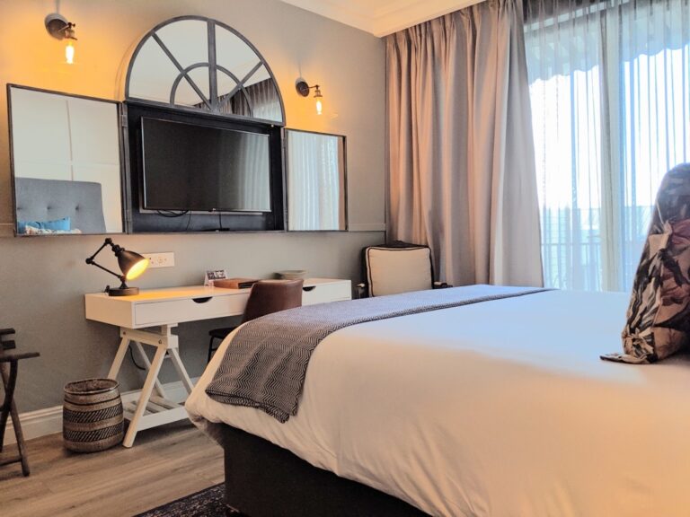 Windhoek boutique hotel – modern guest room with work desk