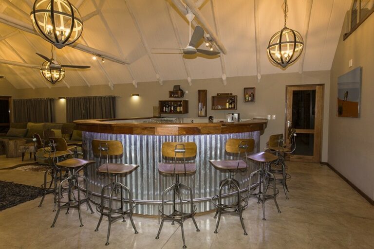 Kalahari lodge Namibia – bar stools and lodge counter