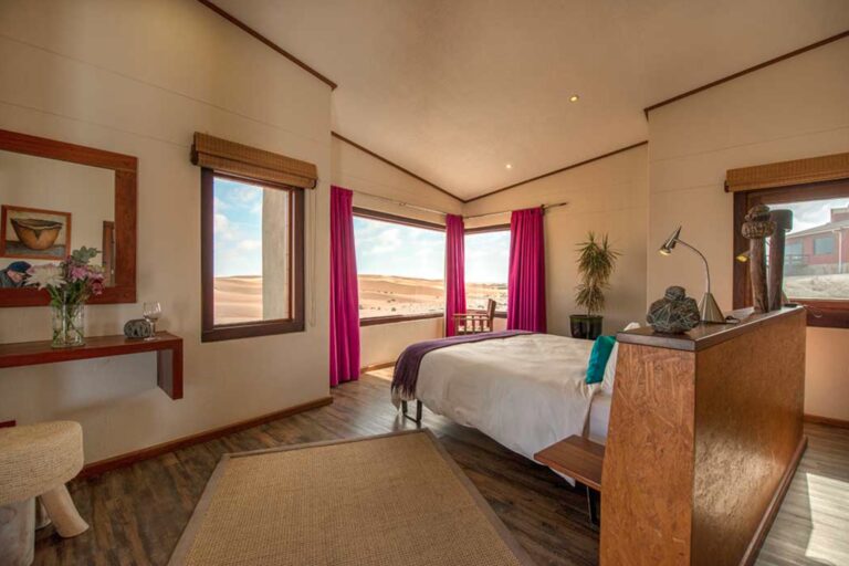 Desert Breeze accommodation – coastal-style bedroom