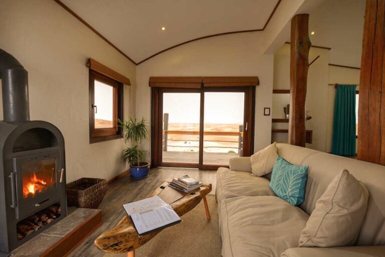 Desert Breeze accommodation – fireside bungalow lounge
