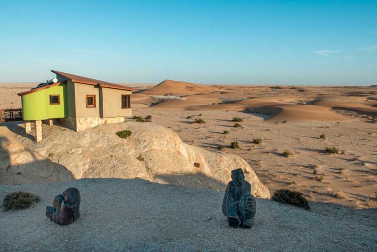 Desert Breeze accommodation – Namib-view bungalow