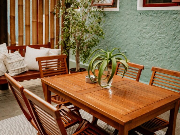 The Fritz Collection – floral guest lounge