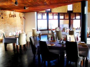 Desert Hills Lodge – restaurant dining room