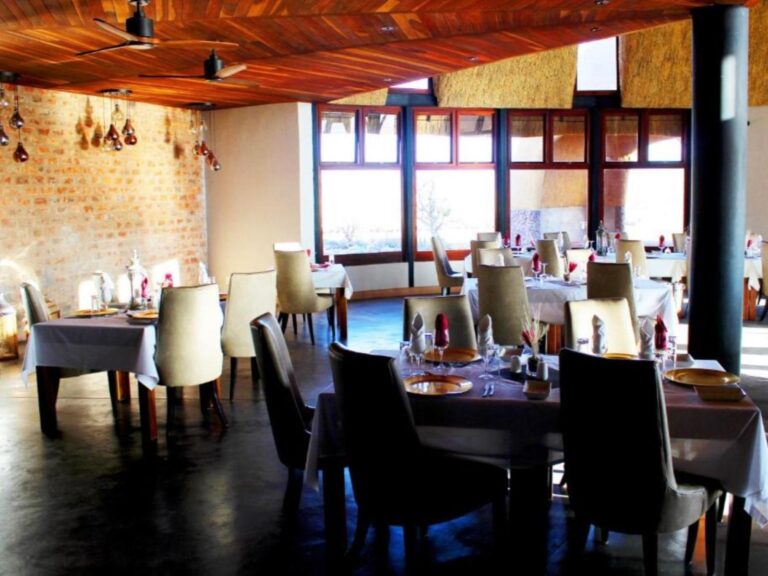 Desert Hills Lodge – restaurant dining room