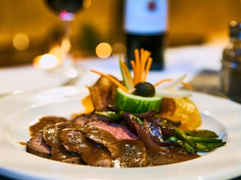 Desert Hills Lodge – restaurant main course