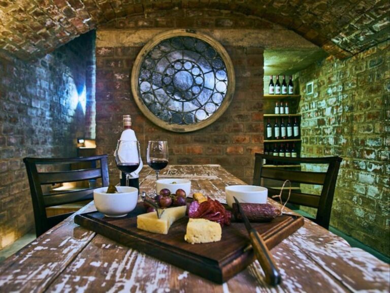 Desert Hills Lodge – stone wine cellar