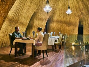 Desert Hills Lodge – couple dining