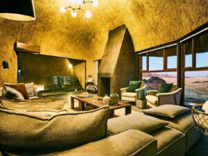 Desert Hills Lodge – fireside desert lounge