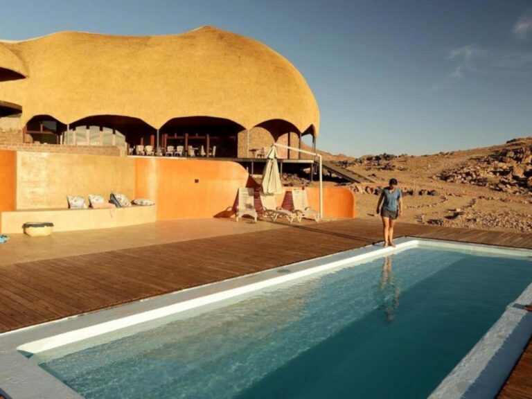 Desert Hills Lodge – swimming pool