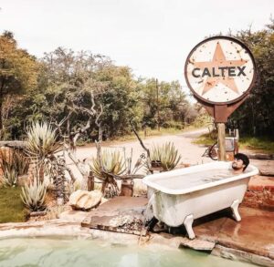 Roy's Rest Camp – garden bathtub feature