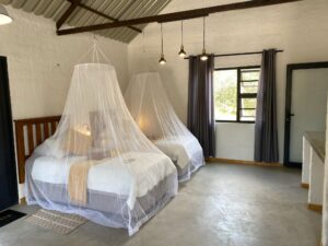 Roy's Rest Camp – bright en-suite room