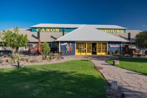 Front lawn and entrance of Canyon Roadhouse accommodation