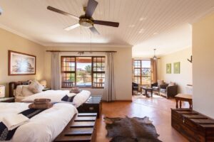 Family room and lounge at Desert Horse Inn