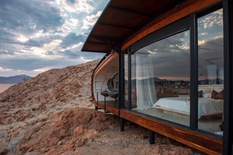 Curved exterior of the private Desert Whisper suite