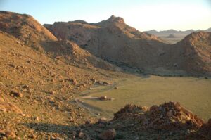 Rocky Aus Mountains surrounding Eagles Nest Chalets