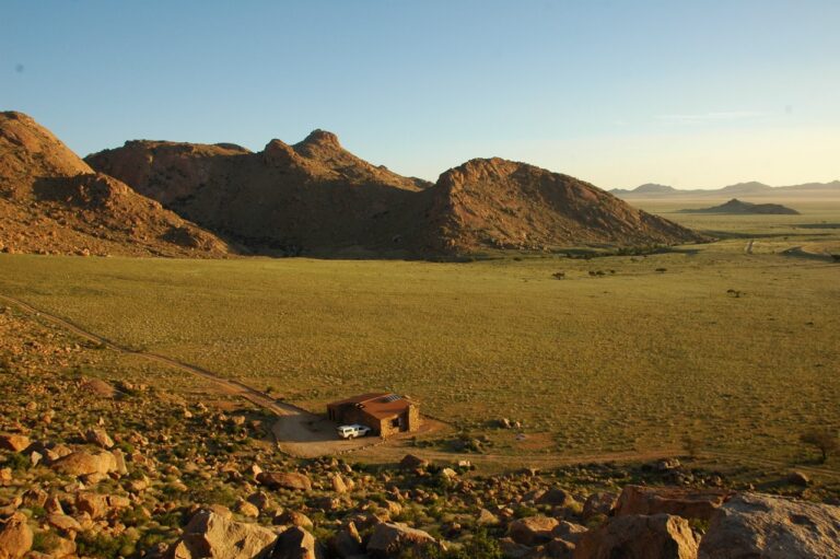Grassland and mountains near Eagles Nest Chalets
