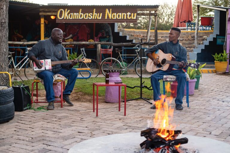 Live acoustic music outside the Oshebeena bar