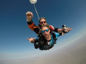 Tandem Skydiving – gallery image 4