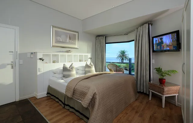 Double guest room with lagoon view at Oyster Box Guesthouse